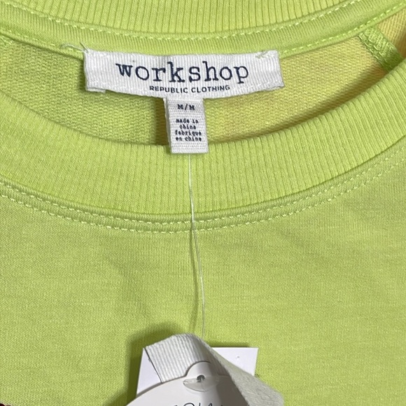 NWT Workshop Flamingo Christmas Sweatshirt - Picture 2 of 4